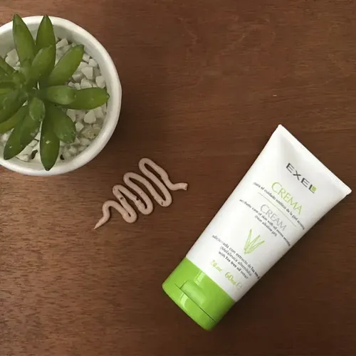 Crema Para Pieles Acneicas Exel Con Extracto Tea Tree Oil