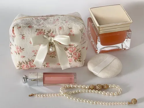 Set De Bolsitas De Maquillaje Cherry Ever After Floral Con M