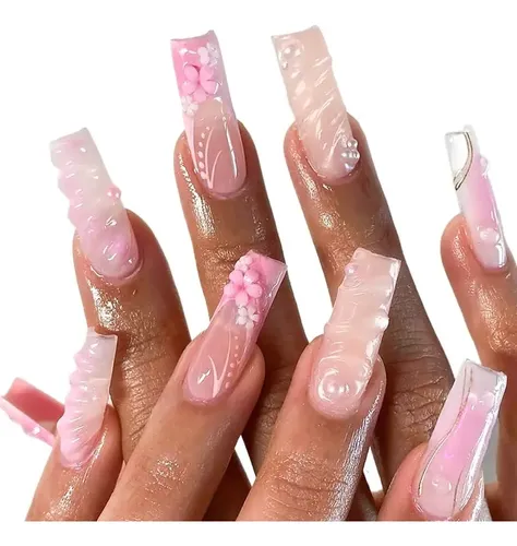 Uñas Postizas Con Efecto Tridimensional Y Rubor De Flores.