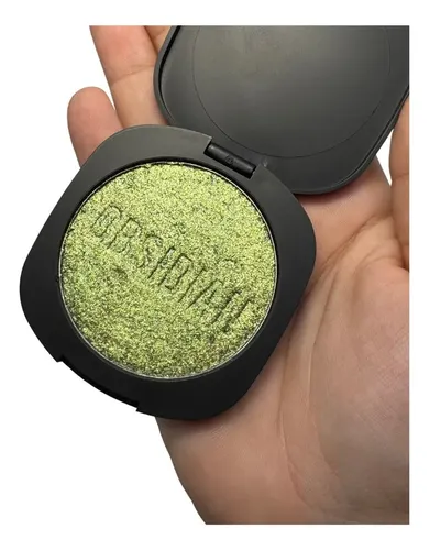Iluminador Obsidian Ruby Rose Mystic Glam Tono del maquillaje Esmeralda