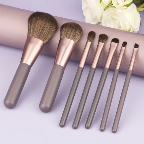 Juego De 7 Pinceles De Maquillaje Portátiles Con Mango Corto
