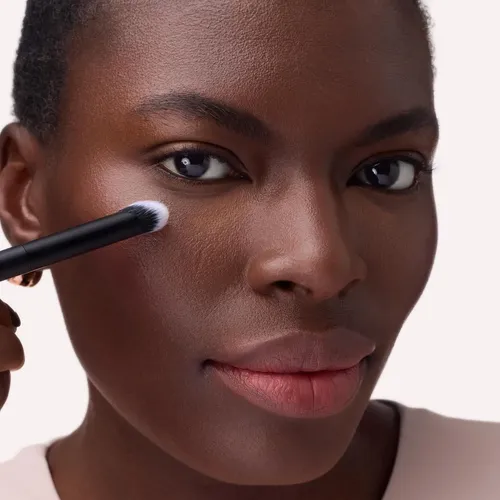 Iluminador Y Brocha Correctora Para Ojeras Catrice
