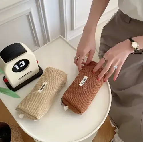 Neceser Organizador de Corderoy Lila para Maquillaje y Cosméticos de Viaje