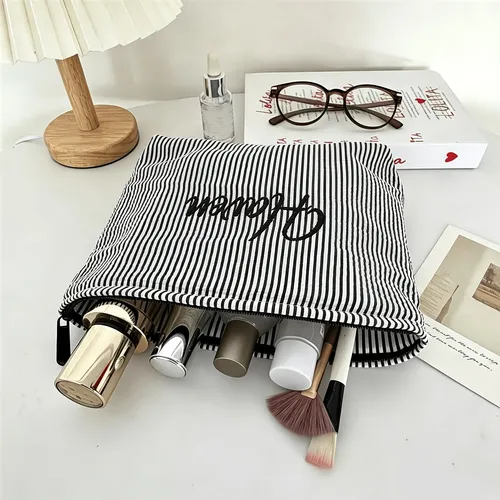 Bolsa De Maquillaje Con Nombre Bordado A Rayas De Seersucker
