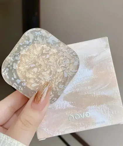Paleta De Iluminador En Polvo Delicate Makeup Look Novo
