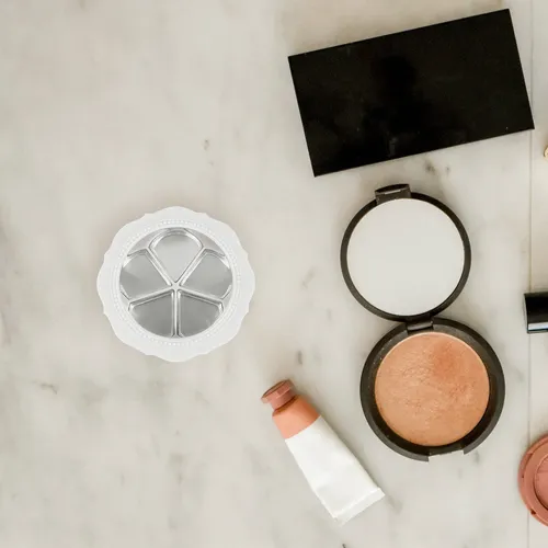 .caja De Lápices Labiales Vacía En Caja De Sombras De Ojos,