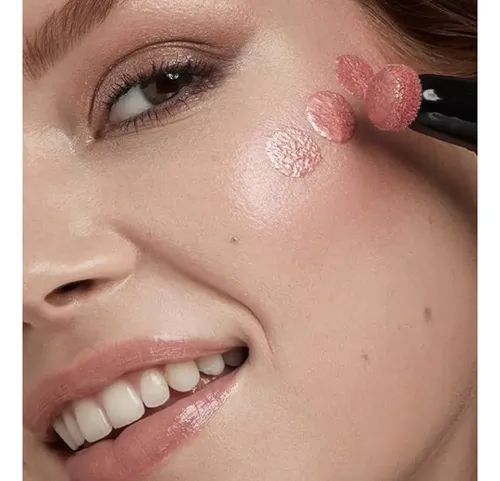 Kiko Milano Blush Plush Liquido Con Aplicador De Esponja