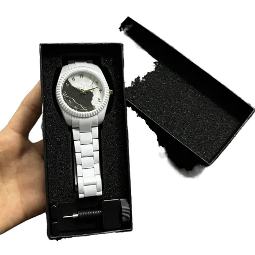 Reloj De Cuarzo Clásico De Plástico Con Fragancia Pequeña De