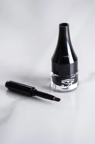 Delineador de ojos en gel Andrea Pellegrino Gel Eyeliner color negro