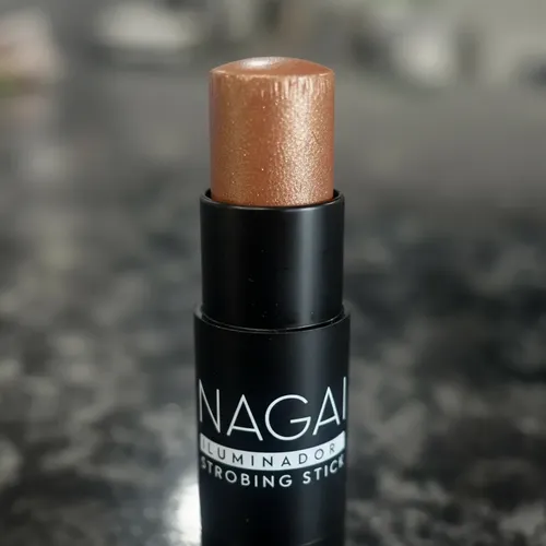 Iluminador En Barra Nagai Maquillaje Rostro X3