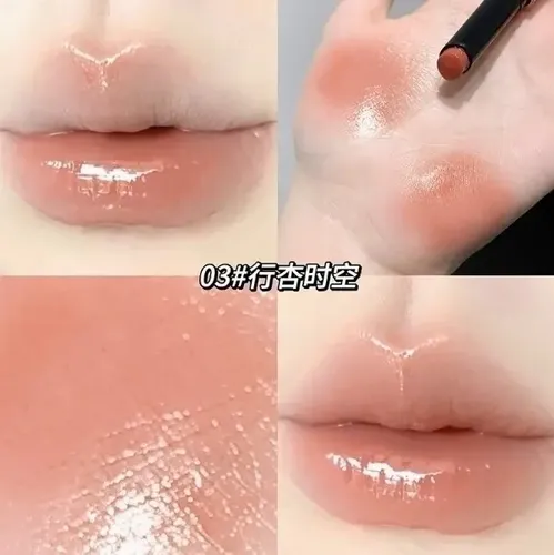 Labial En Barra Click Dorado Holding Light Gege Bear