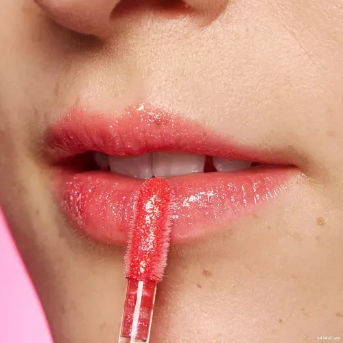 Essence X Harley Quinn Multi-reflective Lipgloss