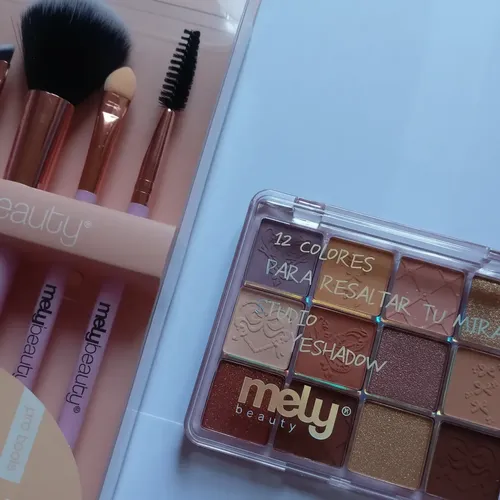 Set Mely Beauty Paleta 12 Sombras + Set 5 Brochas Maquillaje