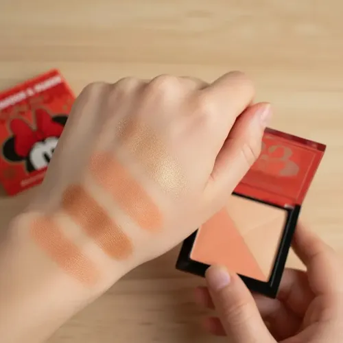 Disney Iluminador Y Rubor Lucky Me Minnie Collection Tono Del Maquillaje Rosado / Durazno