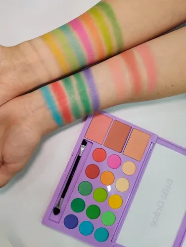 Paleta De Sombras Y Rubores Belle Grace Colores
