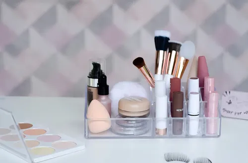 Organizador de maquillaje acrílico con 11 separadores