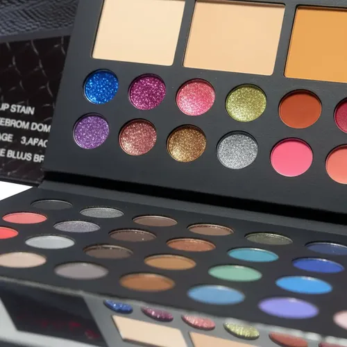 Paleta De Sombras Glitter Labiales En Crema Blush Cameo