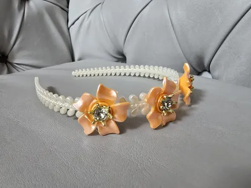 Vincha Diadema Flores Perlada Strass Pelo Natural Mujer Gold