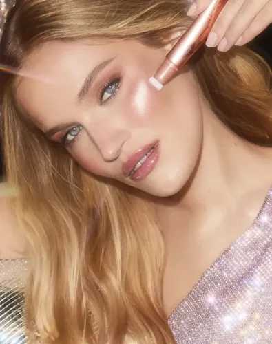 Iluminador Líquido Charlotte Tilbury Beauty Light Wand Tono Reflectores 12mL