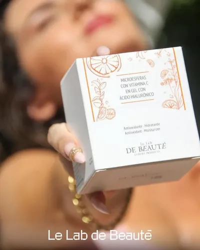 Microesferas Vitamina C En Gel Con Ácido Hialurónico X 50g Momento de aplicación Día/Noche Tipo de piel Todo tipo de piel