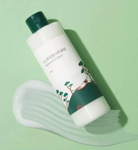 Loción Round Lab Pine Calming Cica para Piel Sensible y con Ácido Hialurónico, 250 mL