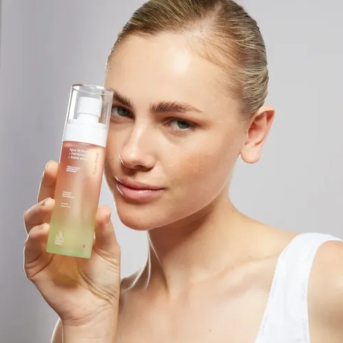 The Glow Factor Rosé Toner – Tónico Facial con Agua de Rosas y Hamamelis x 100ml