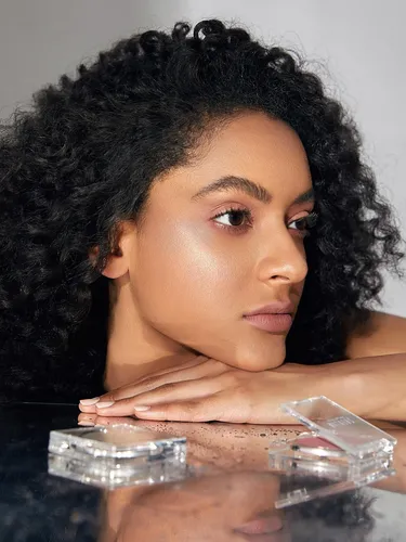 Iluminador En Mousse Sheglam Cristal Cósmico Vainilla