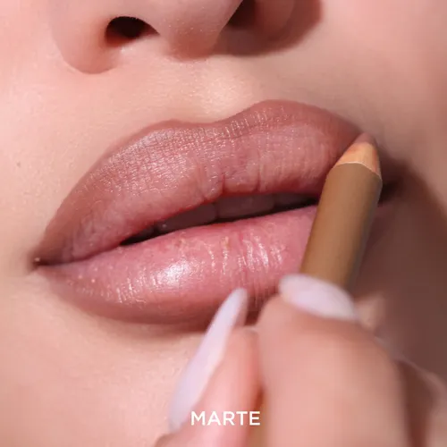 Labial Mate Lápiz Regina Resistente Al Agua
