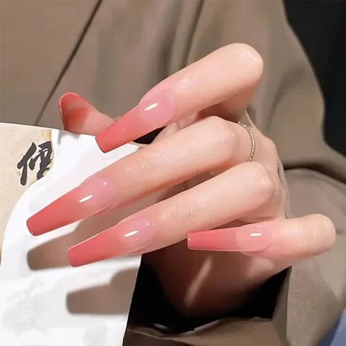 Nuevo Gel De Uñas Moderno Con Alta Saturación Y Un Diseño De