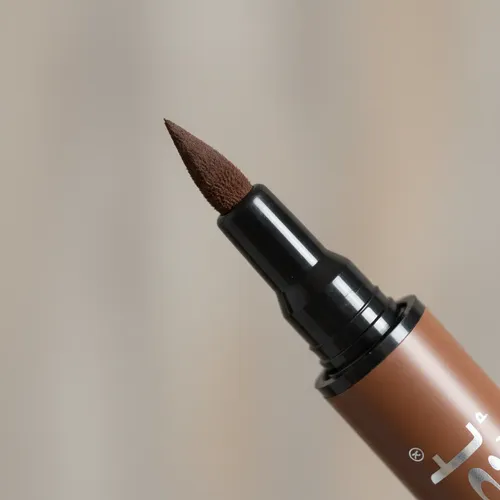 Delineador Liquido A Prueba De Agua Color Marron Idraet