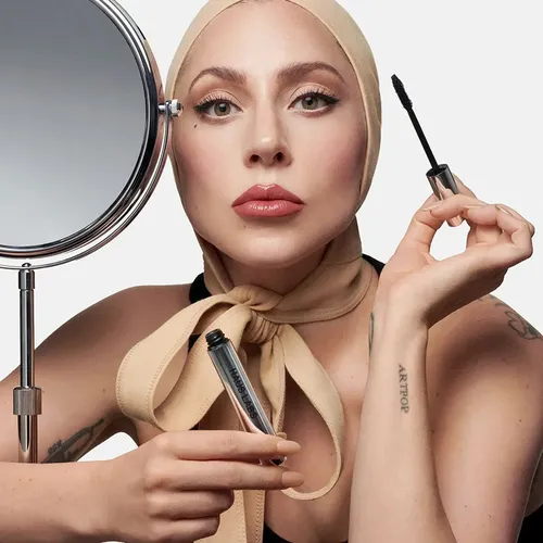 Haus Labs mascara de pestañas voluminizadora negra Lady Gaga