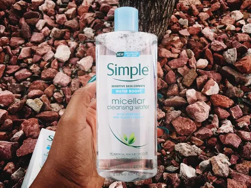 Agua Limpiadora Micelar Simple Water Boost, Piel Sensible…