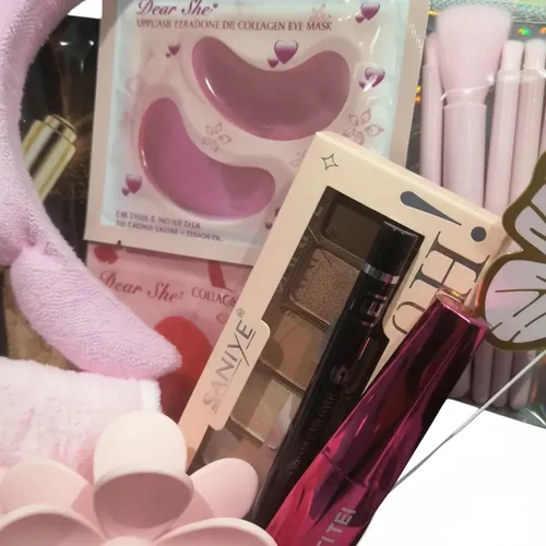 Ramo De Maquillaje Con Mascarilla Sombras Brochas Vincha