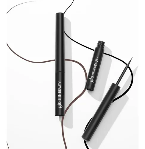 Delineador Líquido Glo Skin Beauty Precisión Negro