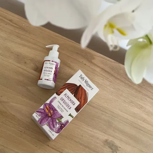 Crema Corporal Tuly Miguez Almendra y Orquídea de 100 mL