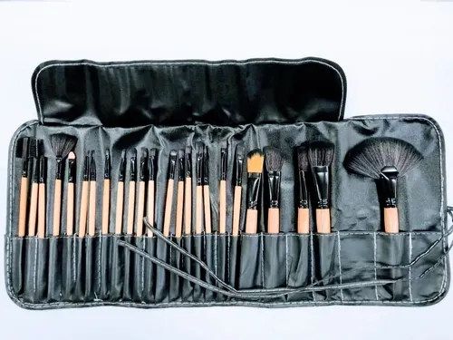 Kit 24 Brochas Y Pinceles De Maquillaje Profesional Estuche