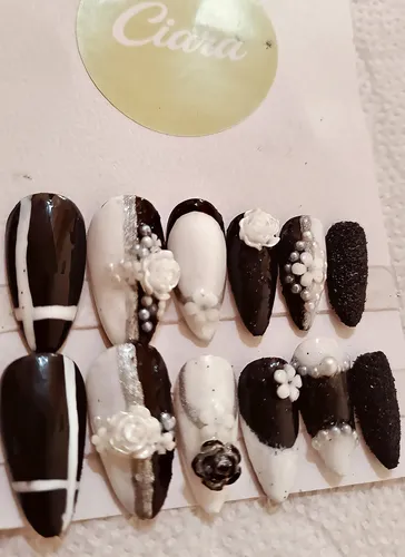 Set Uñas Postizas Press On Negras Blancas Flores 3d Perlas