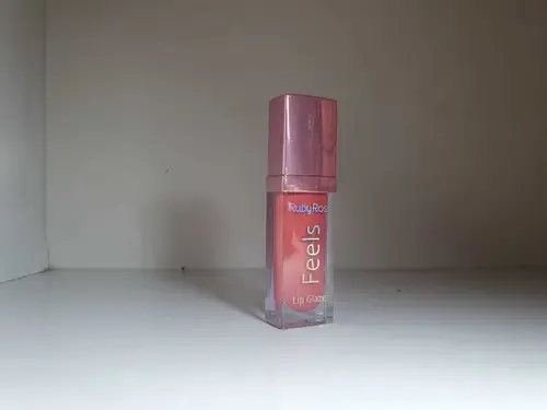 Brillo Labial Ruby Rose Lip Glaze 076
