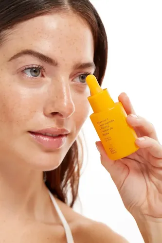 Sérum Facial The Glow Factor C Bright Oil con Vitamina C, Niacinamida y Retinol x 30 mL