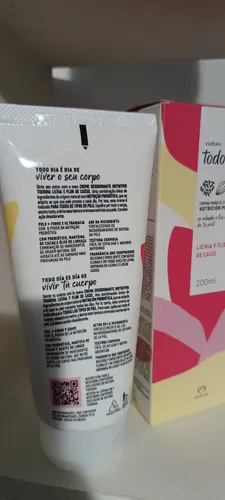 Crema Corporal Natura Tododia Lichia Y Flor De Casis 200 Ml