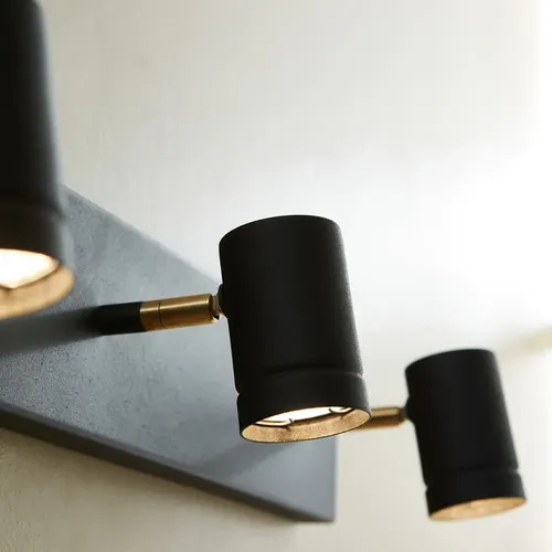 Aplique pared o techo 3 luces dicro LED negro hierro con detalle en bronce | Ideal baño, pasillo o espejo | Diseño técnico con estilo | Incluye lámparas dicroicas | Industria Argentina