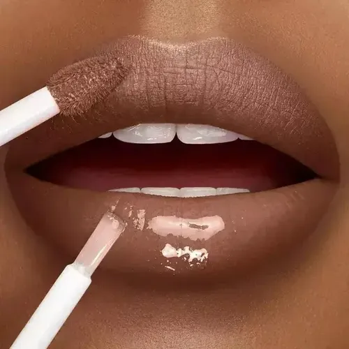 Kiko Milano Unlimited Double Touch 130 de latón envejecido, 6 ml, color nude