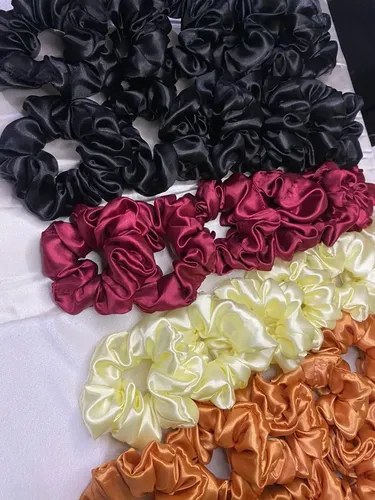 Scrunchies De Saten Pack X100 Mayorista Accesorio Antifrizz
