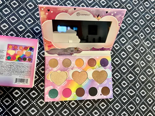 Paleta Sombras E Iluminador Marvycorn Bh Cosmetics
