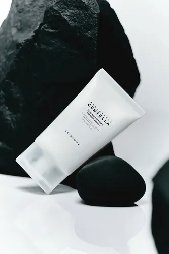 Skin1004 Tone Brightening Crema Facial Anti Manchas 75ml