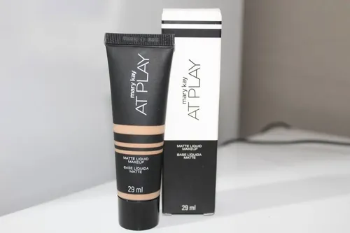 Mary Kay At Play Base Líquida Mate Light To Medium 29ml