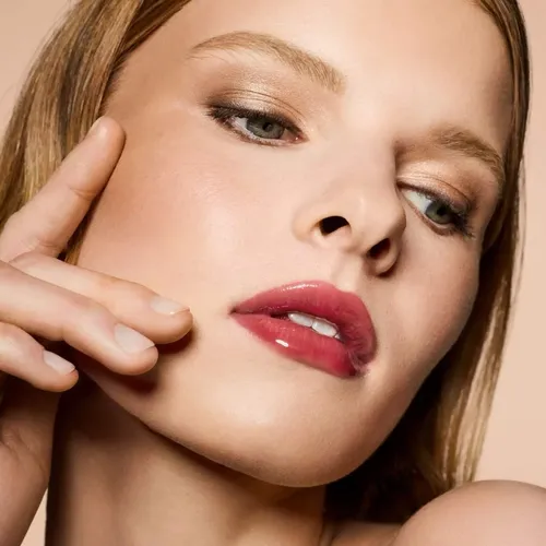 Fenty By Rihanna Gloss Bomb Heat. Gloss Voluminizador.