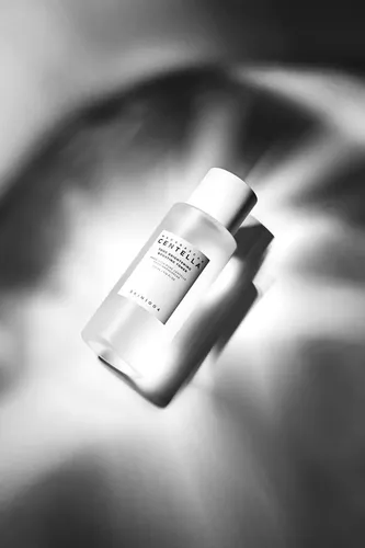Skin1004 Tone Brightening Tónico Facial Anti Manchas 210ml Con Manchas Día/noche
