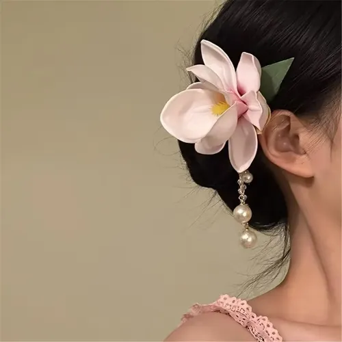 Elegante Pinza Lateral De Resina De Magnolia Con Agarre Segu