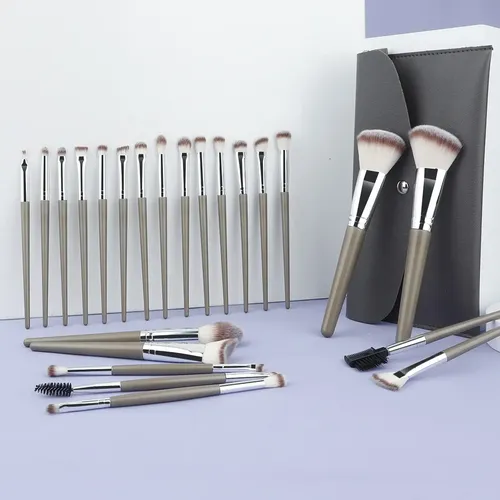 Set De 23 Brochas De Maquillaje Con Estuche